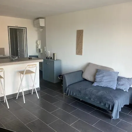 Proche De La 1 Apartment *